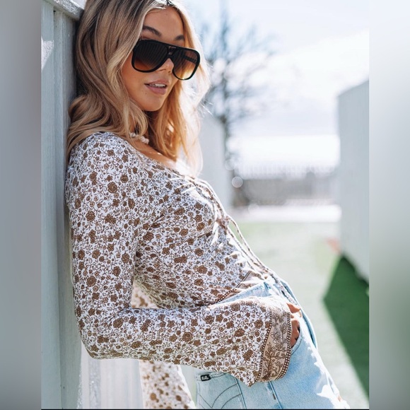 Barefoot Blonde Cropped Long Sleeve Blouse NWOT - Picture 7 of 11